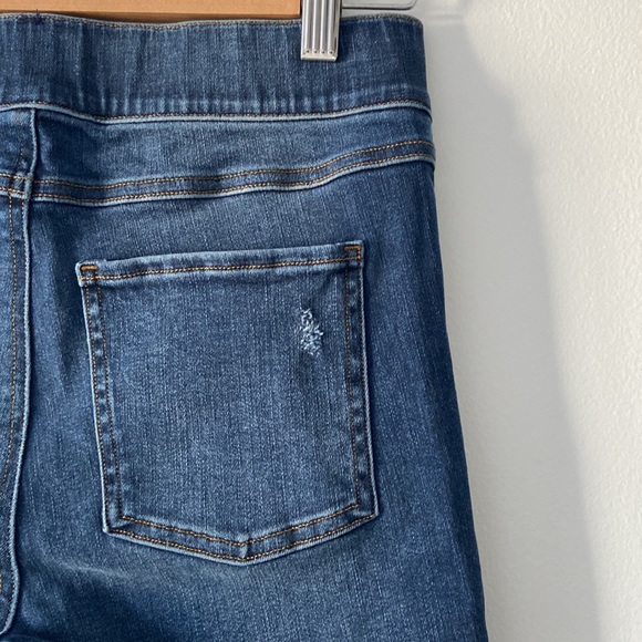 SPANX Distressed Ankle Skinny Jean Raw Hem Medium Wash Stretch Denim Size Medium - Picture 7 of 9
